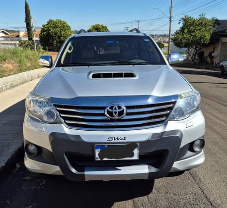 TOYOTA HILUX SW4 3.0 SRV 4X4 16V TURBO INTERCOOLER DIESEL 4P AUTOMÁTICO TOYOTA HILUX SW4 3.0 SRV 4X4 16V TURBO INTERCOOLER DIESEL 4P AUTOMÁTICO